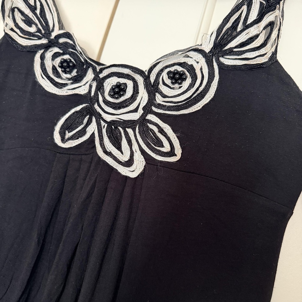 Max Studio Dress Medium Black Beaded Floral Appliqué Scoop Neck Jersey Maxi Boho